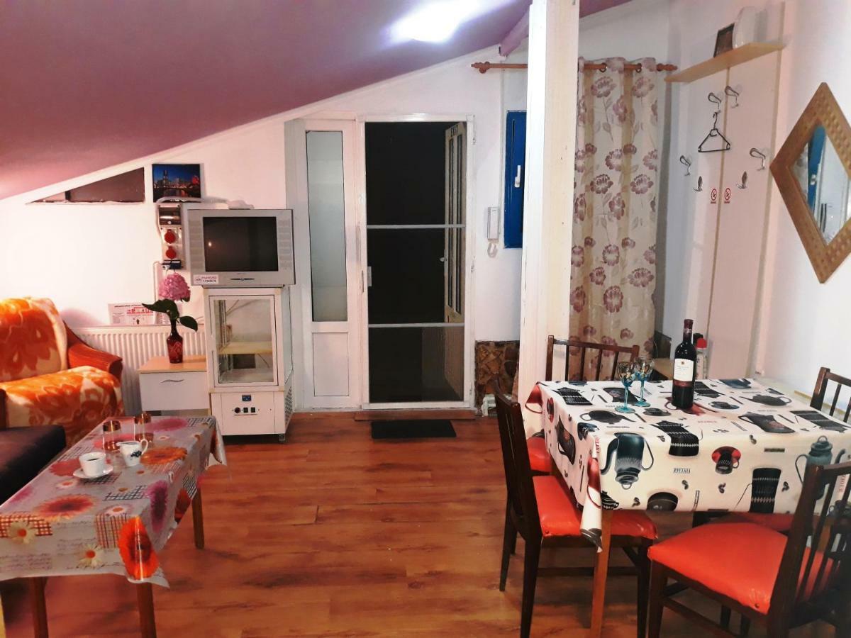 Hostel Pascalis Alesd Экстерьер фото