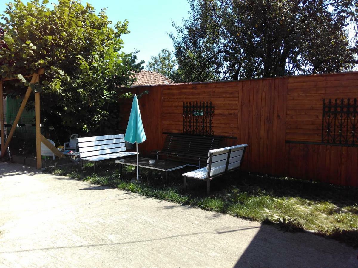 Hostel Pascalis Alesd Экстерьер фото