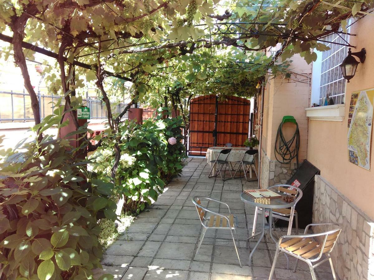 Hostel Pascalis Alesd Экстерьер фото