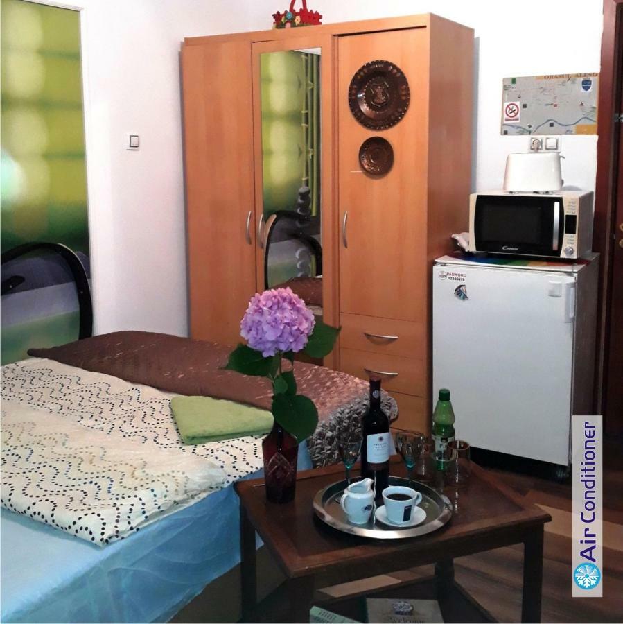 Hostel Pascalis Alesd Экстерьер фото
